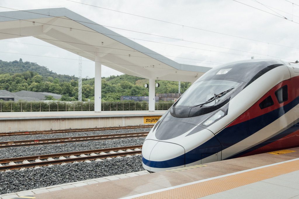 นั่งรถไฟไปหลวงพระบาง